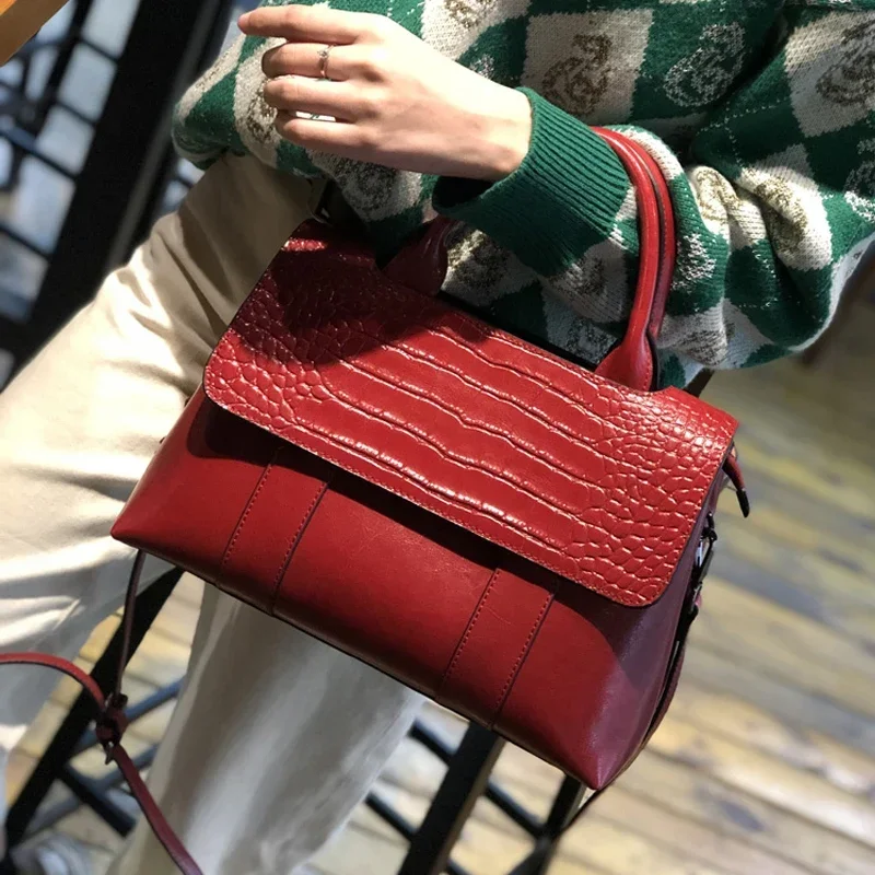 Женская сумка через плечо из к – обзор и цена Doctor Bag Leather
