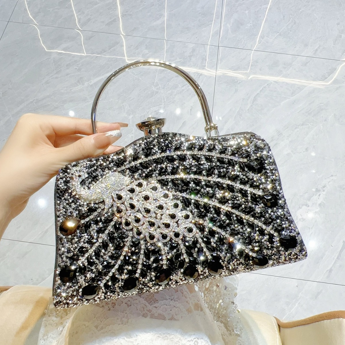 Новая сумка с бриллиантами и A – обзор и цена Women Handheld Bags
